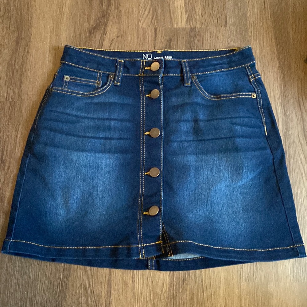 No Boundaries Gently Used High Rise Skirt.